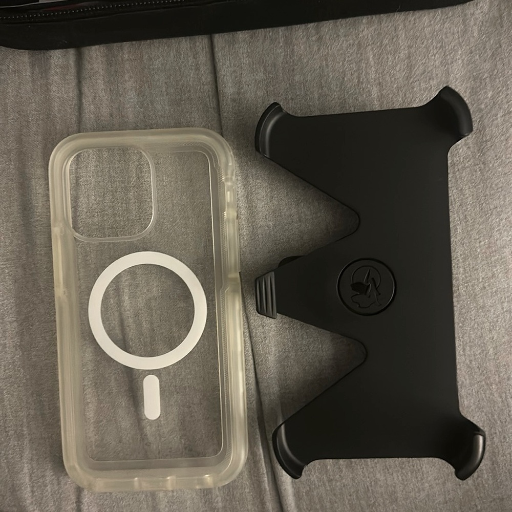 14 promax. Pelican case with belt clip. Iphone 14pro-max